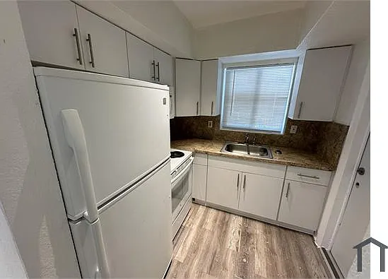 1949 NE 172nd St #9 — Photo 8