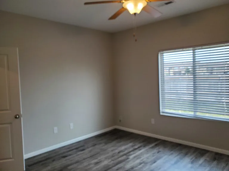 414 S Longbranch Dr — Photo 11