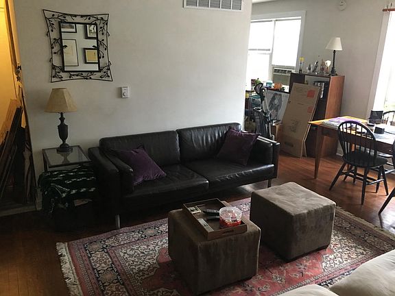 2nd image of 5335 N California Ave APT 3C