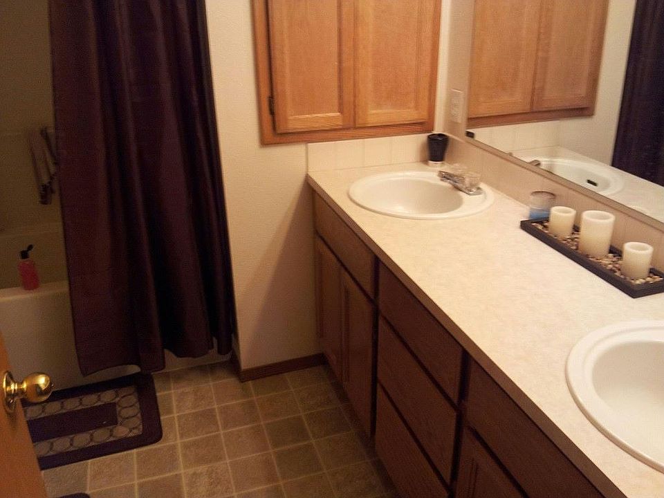2nd image of 8401 191st St E