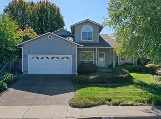 275 Deborah Dr, Talent, OR 97540