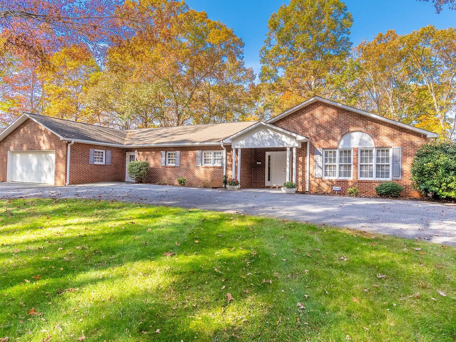 4 bed, 2869 sqft, $2,650 — Photo 1