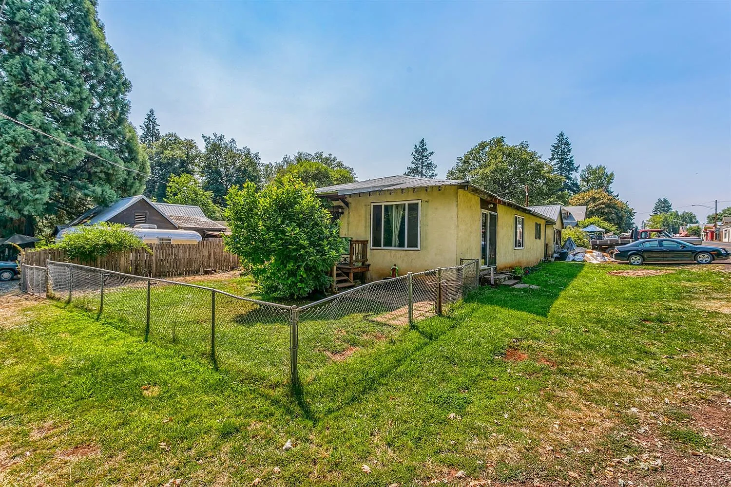 512 Laurel Ave photo 1