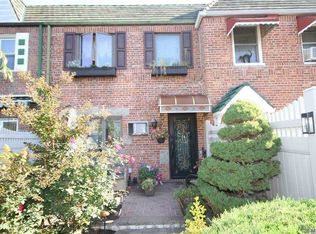 60-23 77th Pl, Middle Village, NY 11379