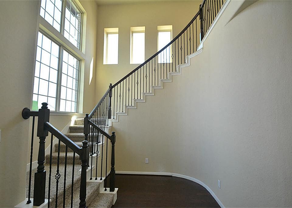 1st image of 4215 Graham Heights Ln