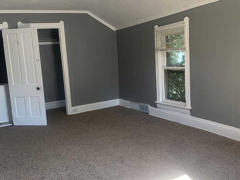 1st image of 1354 W 93rd St