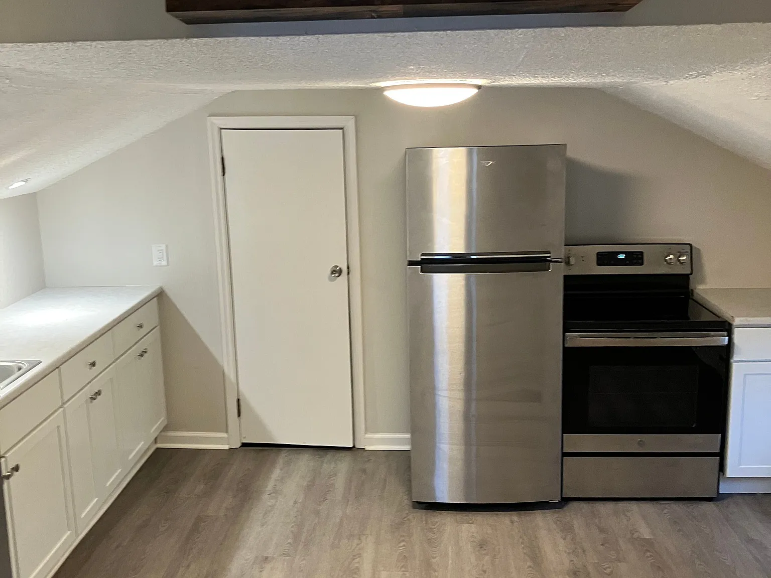 1 bed, 1.0 bath, 600 sqft, $1,200 — Photo 1