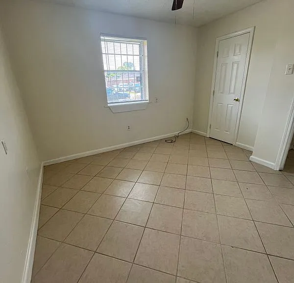 14031 Linden St — Photo 7