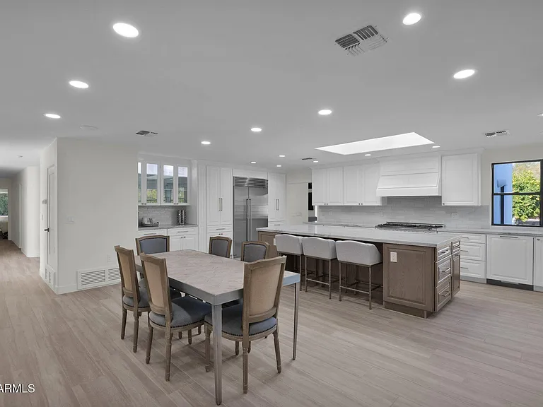 6834 E Belmont Cir — Photo 8
