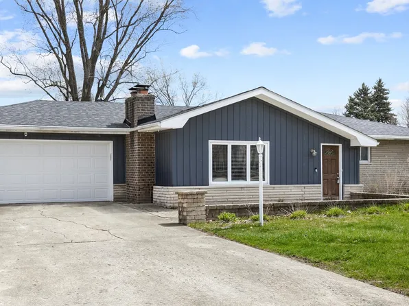 916 Barber Ln, Joliet, IL 60435