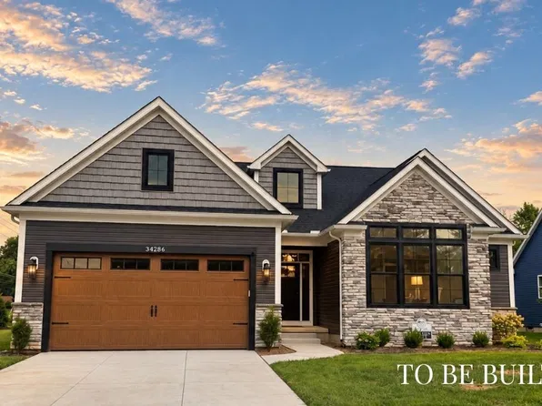 34286 Brookside Ln, North Ridgeville, OH 44039