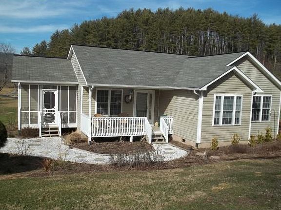 3rd image of 149 Oak Hills Ln