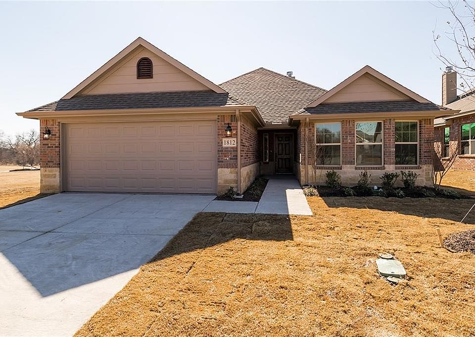 1st image of 1812 Silver Oaks Dr