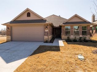 1812 Silver Oaks Dr, Gainesville, TX 76240