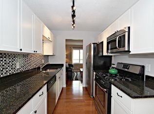 13504 Heather Hills Dr, Burnsville, MN 55337