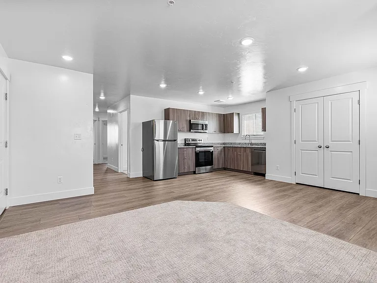 3 Bedroom 1.5 Bathroom — Photo 6