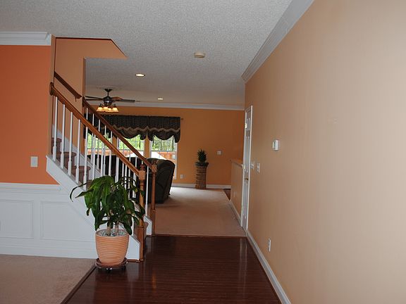 3rd image of 4430 Golden View Dr