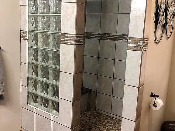 Master shower 