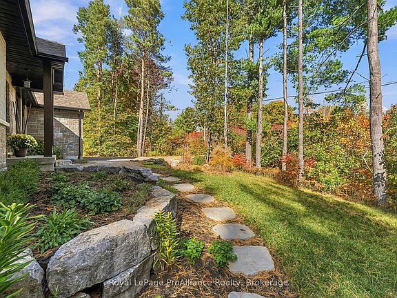 4th image of 444 Bullis Rd