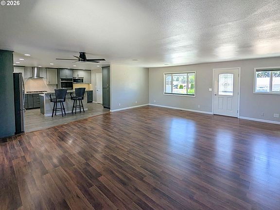 3rd image of 61 SW Oak St