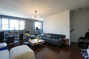 Rented by Rennit Inc.