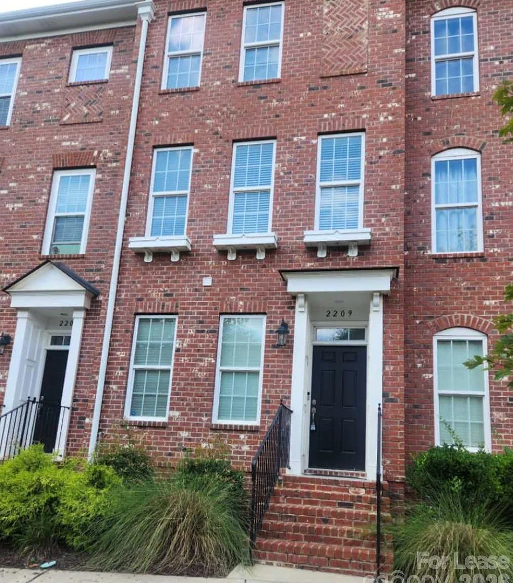 3 bed, 3.5 bath, 1974 sqft, $2,000 — Photo 1