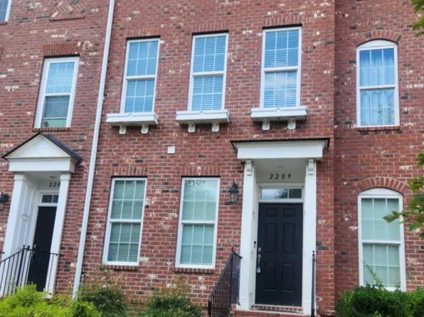 2209 Silver Crescent Dr, Charlotte, NC 28273