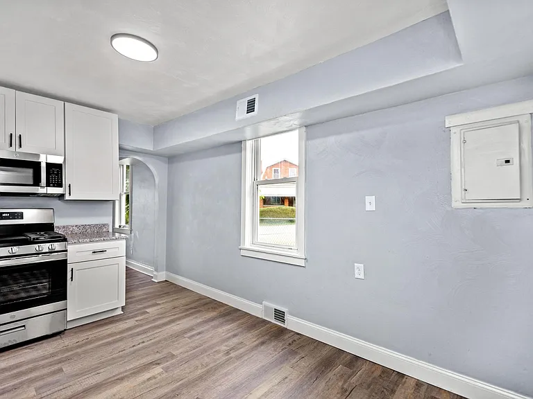 1816 Wesley St — Photo 12