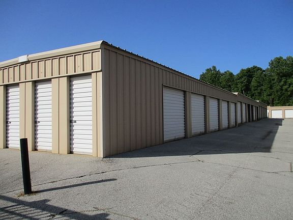4th image of 3300 State Highway 135 N