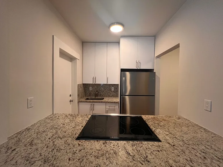 1410 SW 37th Ave — Photo 13