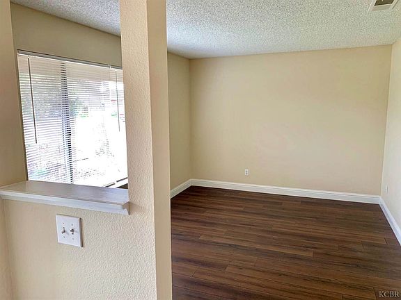 3rd image of 2840 Julia Cir