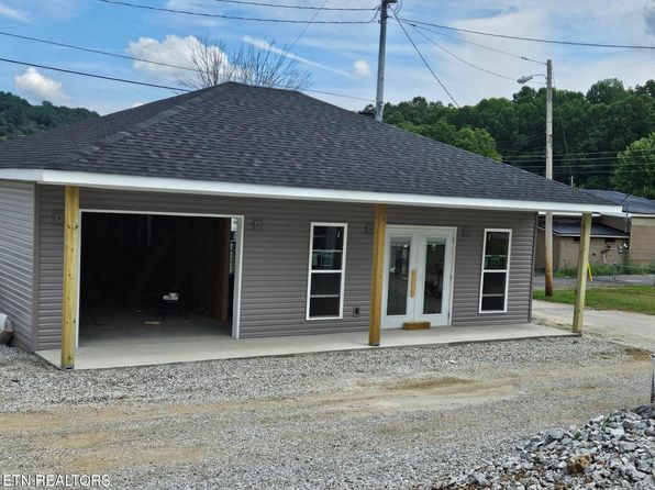 317 7th St, Lake City, TN 37769