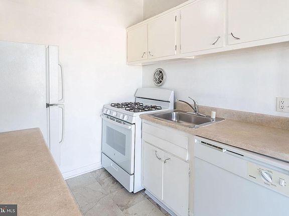 5th image of 4365 Americana Dr APT 202