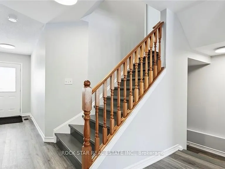 159 Henhoeffer Cres — Photo 26