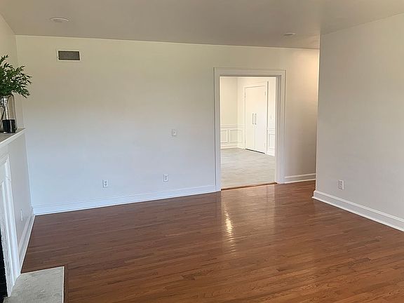 4th image of 2421 Farrier Pl
