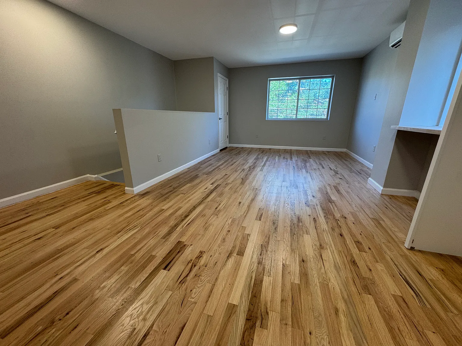 3 bed, 1100 sqft, $3,300 — Photo 3