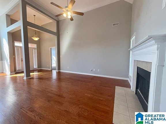3rd image of 233 Bentmoor Ln