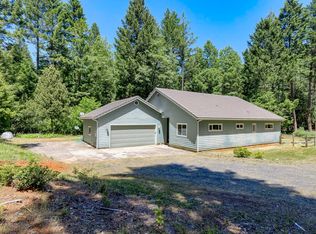 330 Cornett Ln, Cave Junction, OR 97523