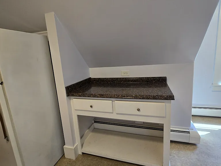257 Roxbury St #3 — Photo 3