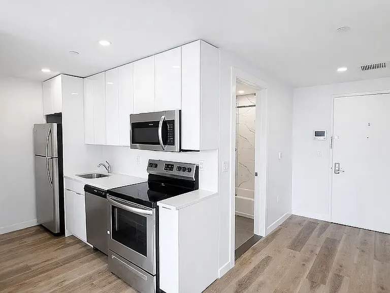 83-67 116th St #6OTWO — Photo 2