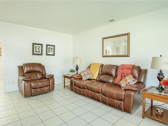 4th image of 211 Lake Villa Way
