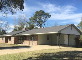 1604 Mike Parra Rd, Columbus, MS 39705