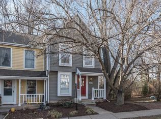 1628 Poplar Grove Dr, Reston, VA 20194