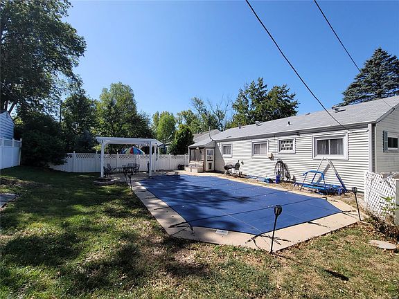 2nd image of 8214 Marvale Ln