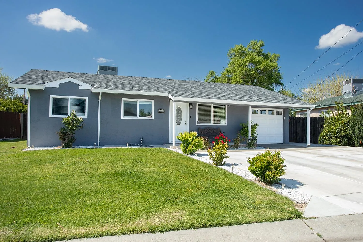 1273 Joseph St photo 1