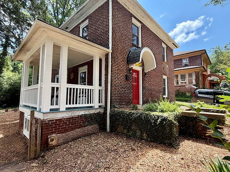 72 Buchanan Ave — Photo 1