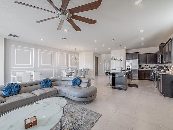 5th image of 3217 Lilac Way