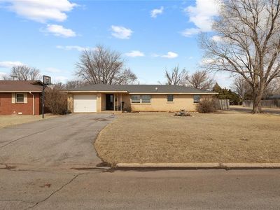 719 E Tom Stafford St, Weatherford, OK, 73096