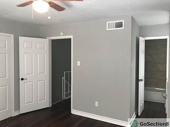 5th image of 5625 Antoine Dr #903