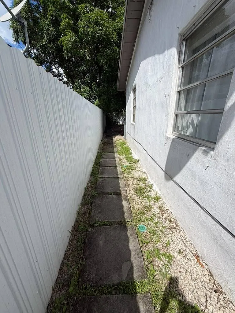 1 bed, 1.5 bath, 1776 sqft, $950 — Photo 3